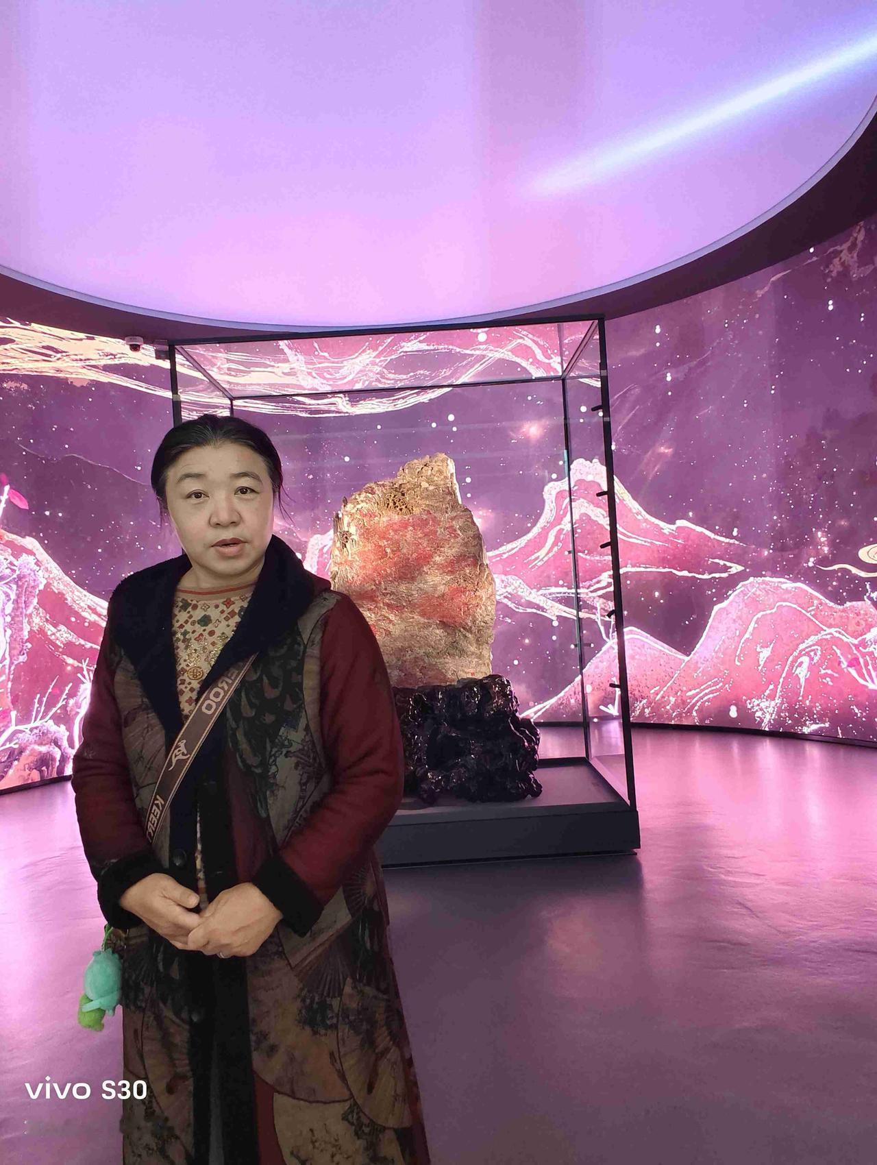 我的今日状态：😁轻松愉快
我这里的天气：☀️晴天今天也很幸福的