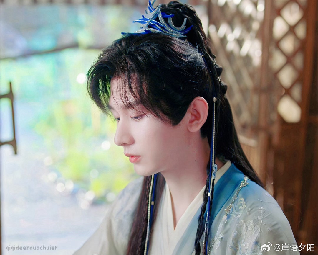 成毅卢云cy成毅心有 “成” 就之念[鲜花][微风]，身有 “毅” 然之力，不惧