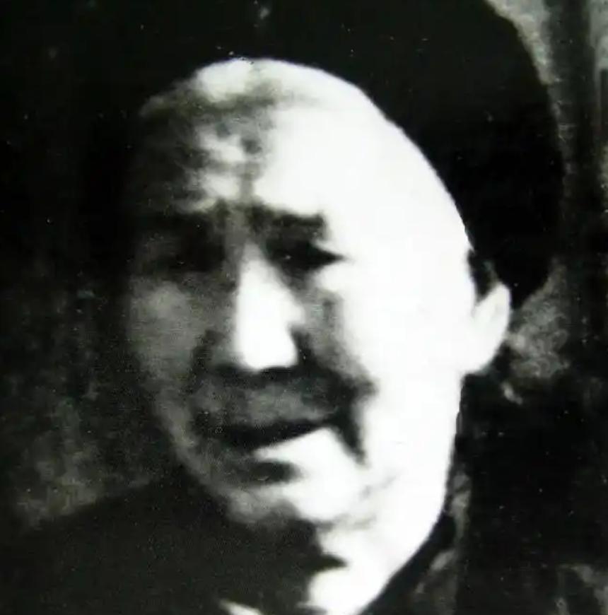 七子参军全“阵亡”，58岁母亲哭瞎双眼，1949年门外突然传来熟悉的声音，一声“