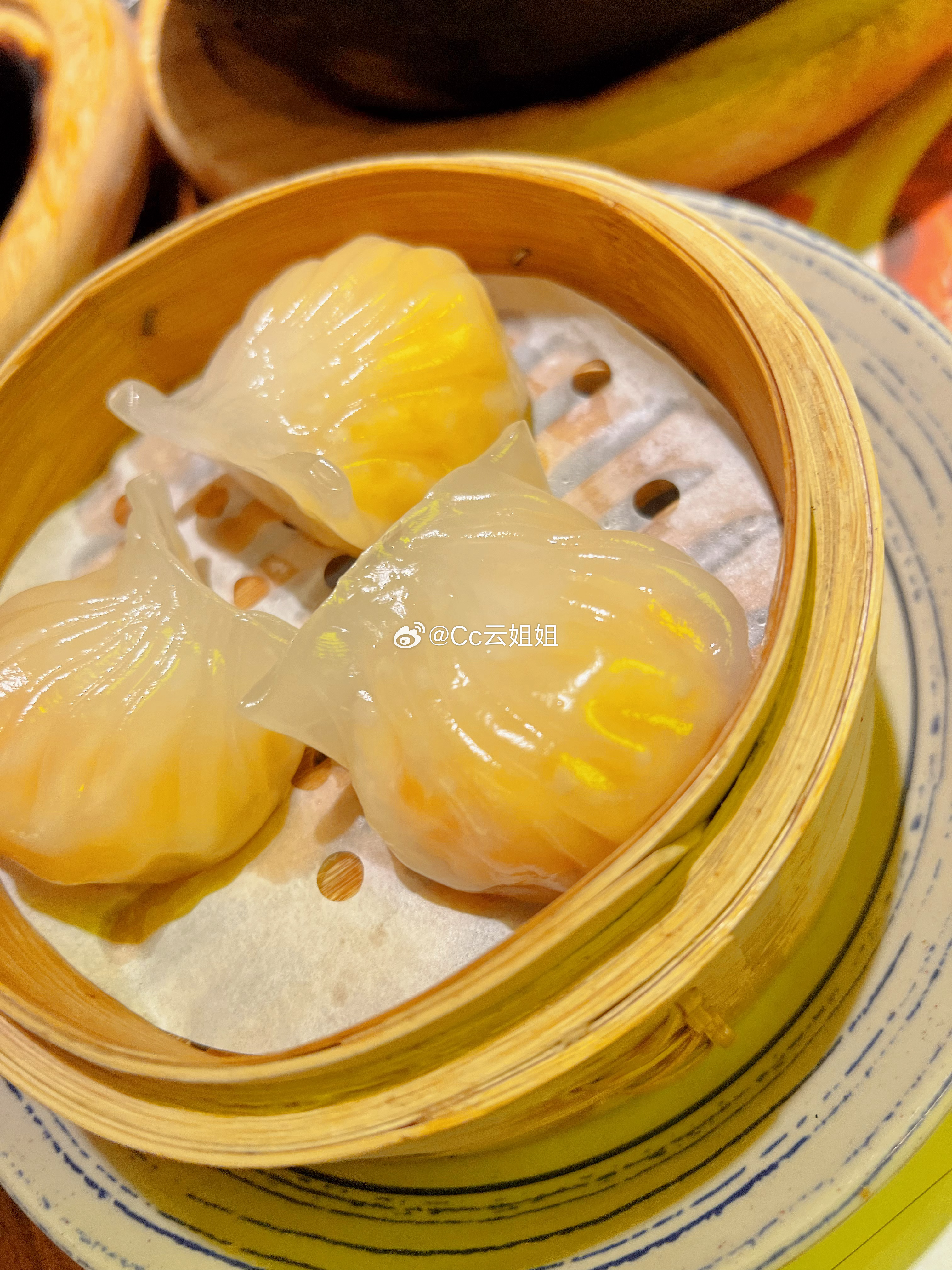 最近好爱广式菜是个养生的姐姐还有粉丝煲忘了点一不小心又吃多啦不过蛮开心的#年轻人