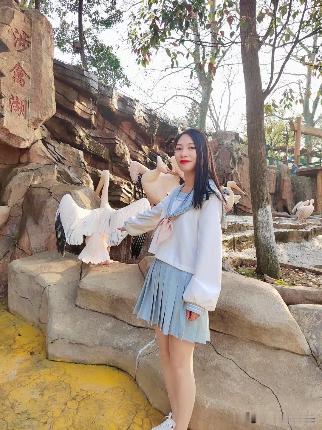 没有唯一标准答案，但如果要我选一个：生活最重要的，是清醒地知道自己珍视什么，并有