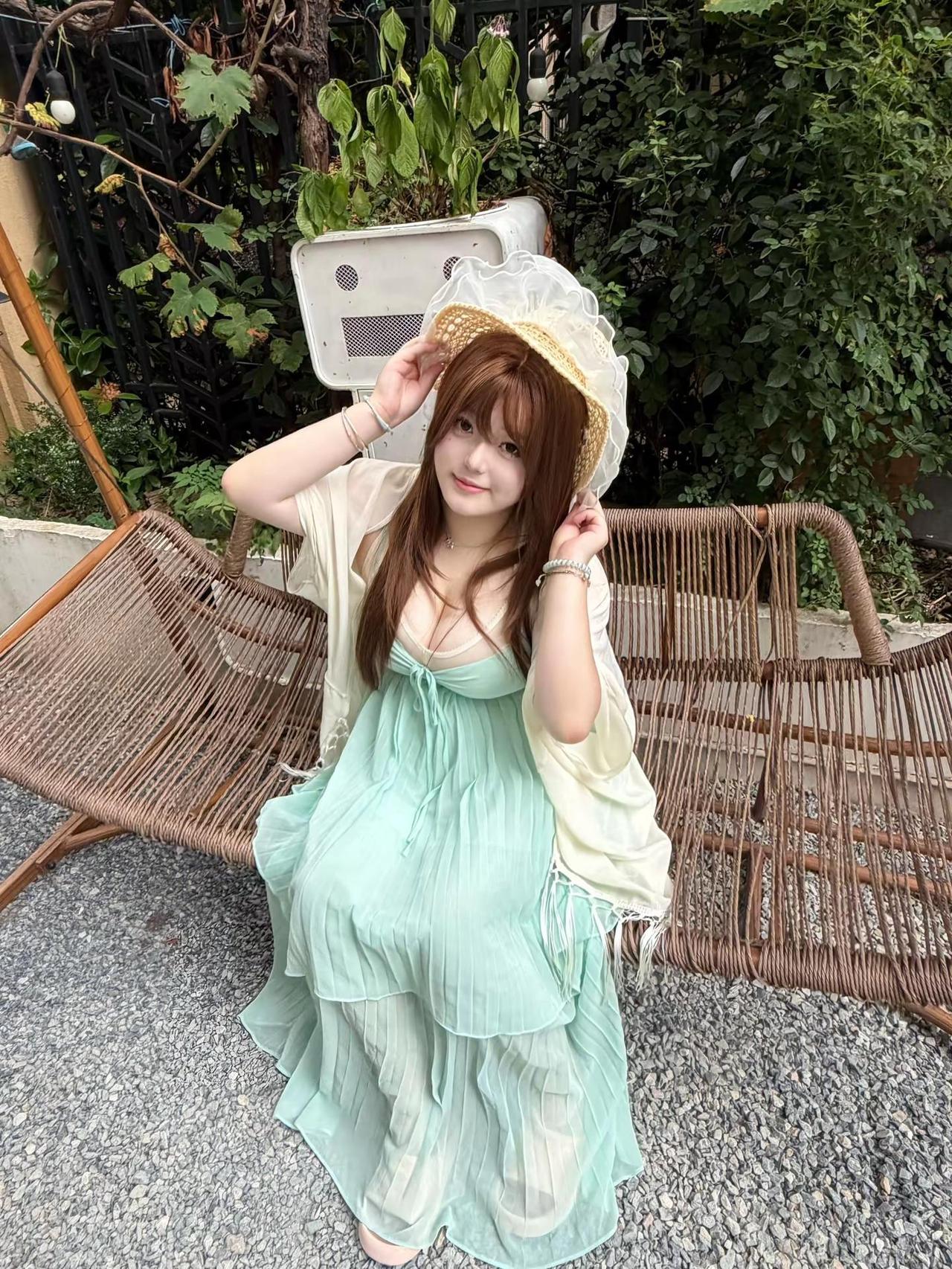 下次别穿雷霆大拖鞋了。森系夏季 夏日绿裙look 夏日森系