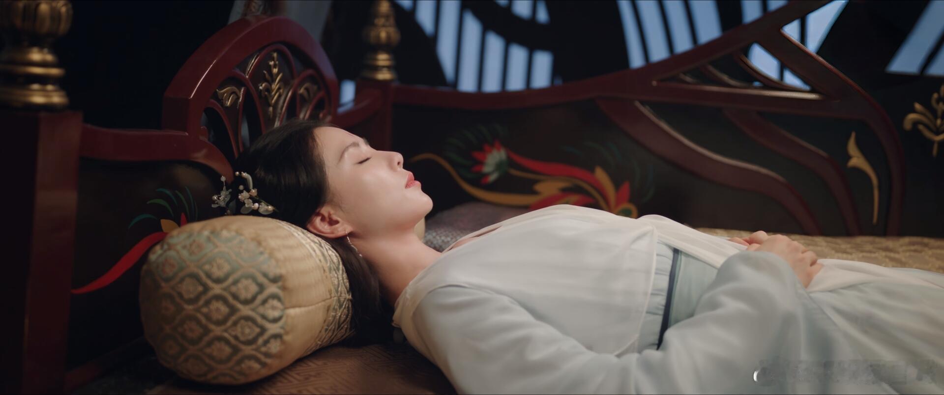 淮竹那个房间就这一张床吧，所以这几天王权弘业和东方淮竹一直睡一张床？💛😋😋