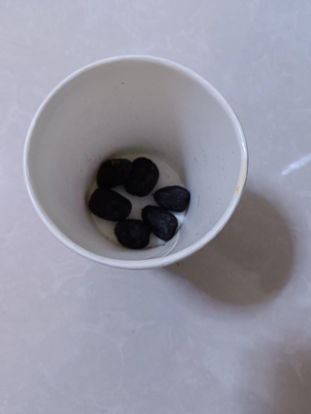 我老公发现了个偏方

我每天晚上睡觉醒了的时候，口总是苦的。大概有十年之久，这个