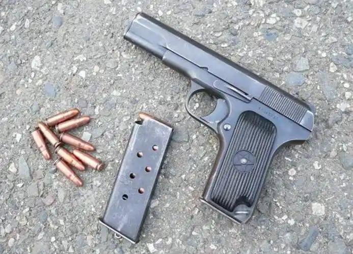 为什么我国的54式手枪会被淘汰？说句不好听的，还是因为54式不好用，设计上就有缺