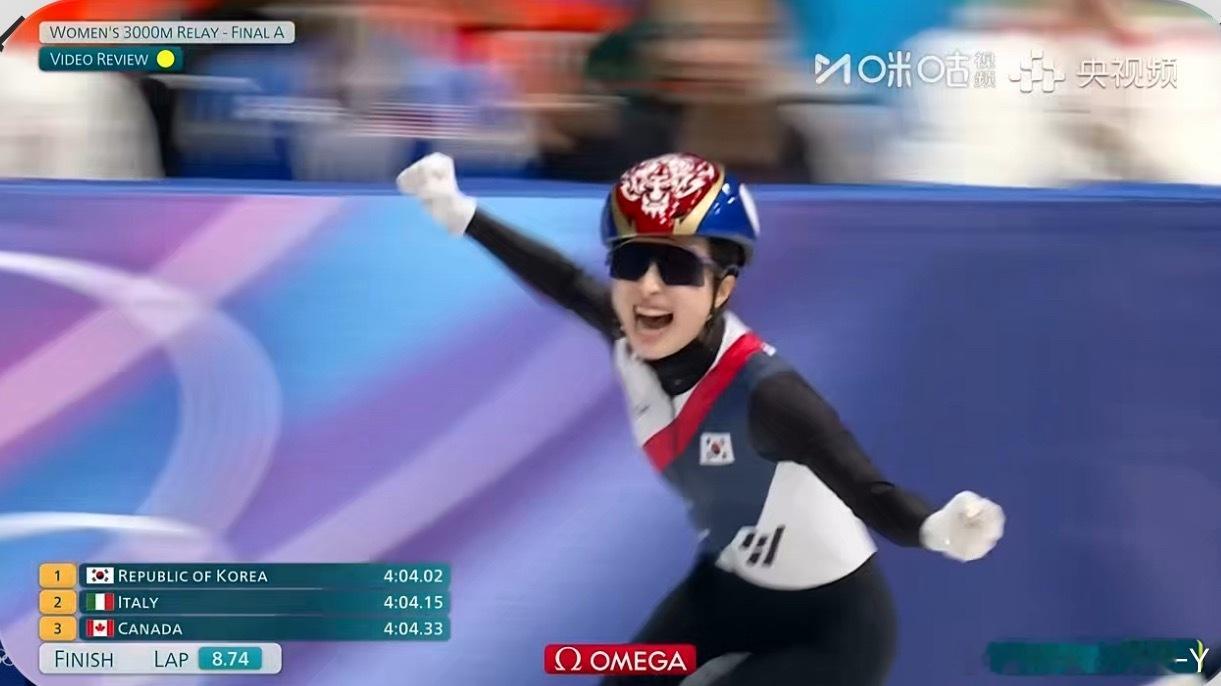 刚刚说人家韩国没有拿金牌人家这就来了一个大金牌一人一个金牌呢全民聊冬奥