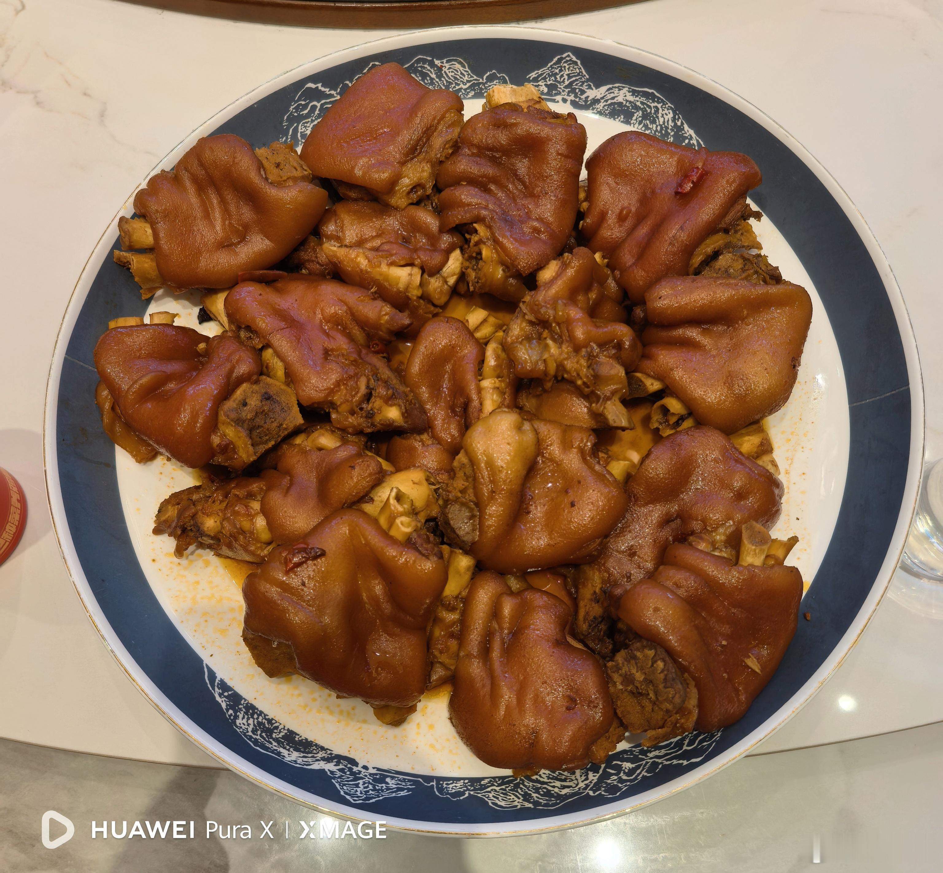 程序员被裁后卖卤肉饭10元一盒 歌颂苦难，成了主旋律了？  ​​​