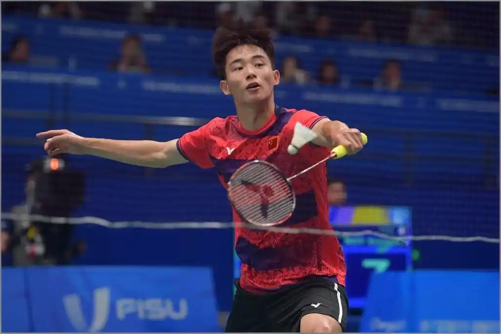 刚刚结束了一场全运会羽毛球男单1/4决赛，男单世界排名第27的王正行（湖南），苦