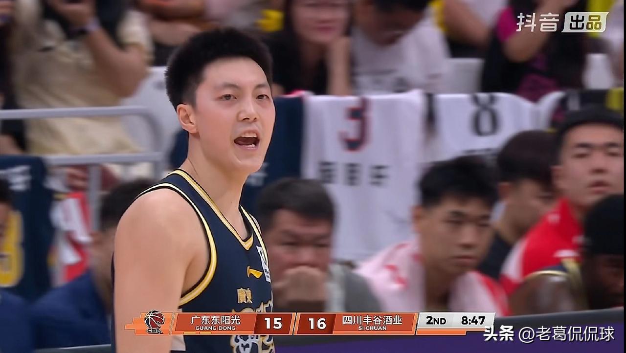 广东东阳光球星胡明轩真是一个大笑话！在今天广东东阳光主场迎战四川丰谷酒业的比赛中