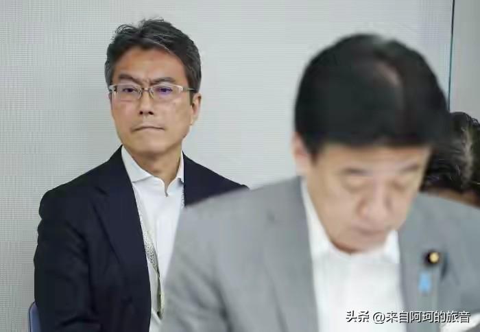 高市早苗把茂木正踹了，不是开除，是平调回经济产业省，表面给足了面子实际所有人都知