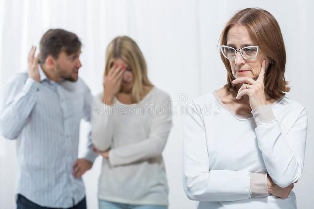 不喜欢父母对自己生活指手画脚，我应该怎么办？

可怜天下父母心， 首先要理解你对