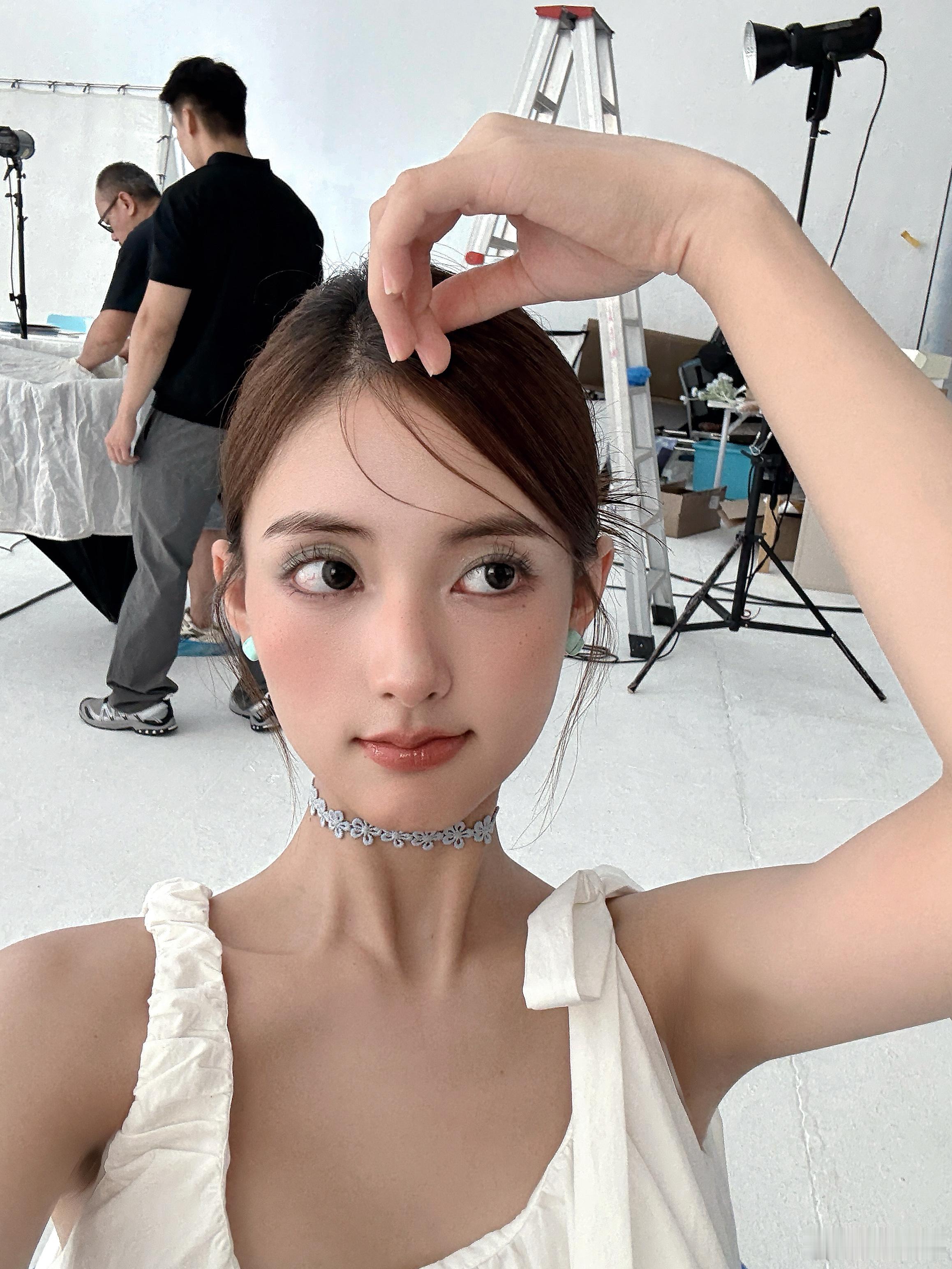 🫐来拍照了﻿刘璃[超话]日常分享生活记录 ​​​