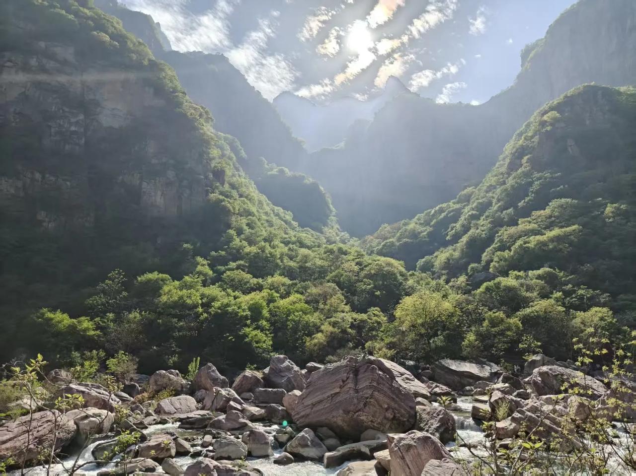 刚才，接到一个021220✘✘✘✘2号码的上海电话，对方是个女的，开口就说自己是