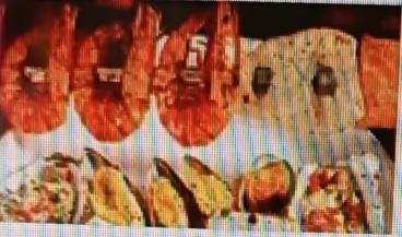 退休生活想找点事做还能赚点钱？这几个小生意值得考虑。
社区便民服务就很不错，像快