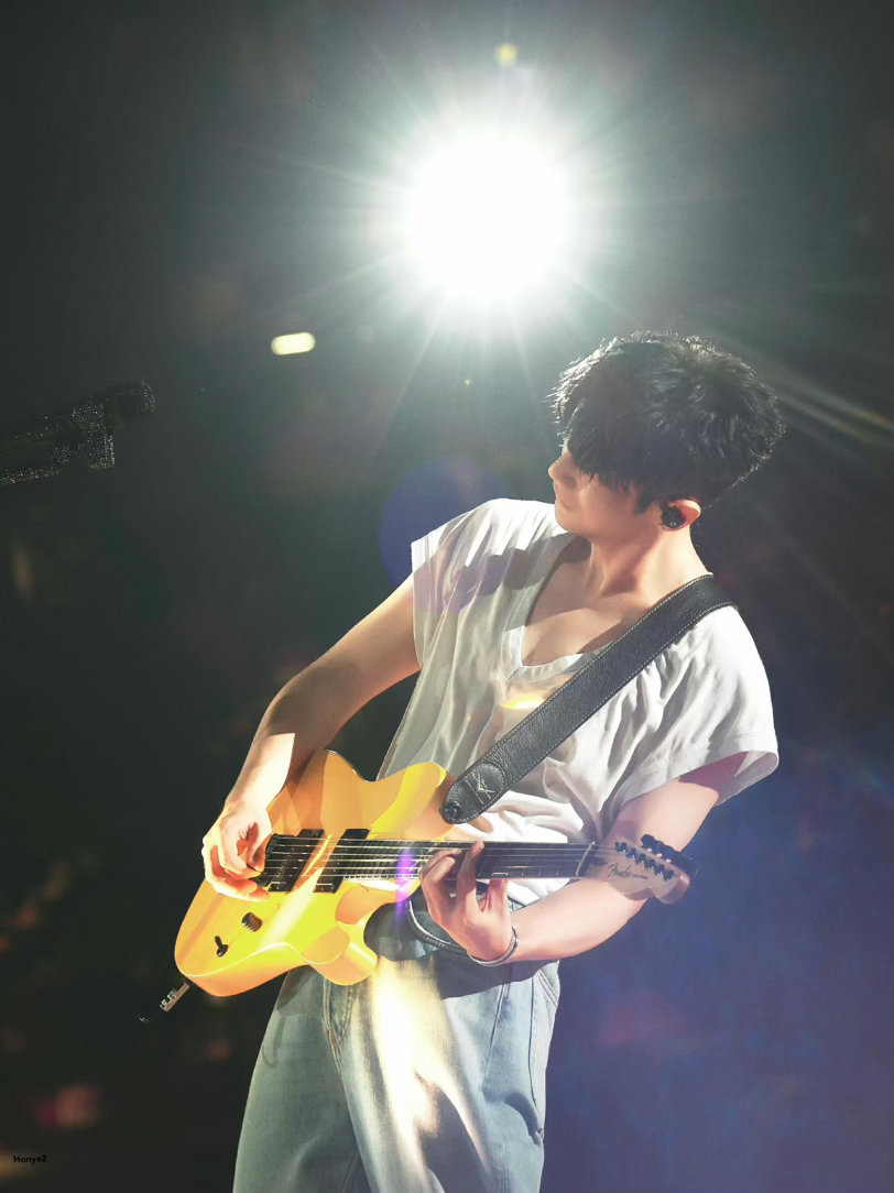 李荣浩但凡有律师资格证 刷到这个评论直接被逗乐，李荣浩这波操作逻辑清晰又有条理，