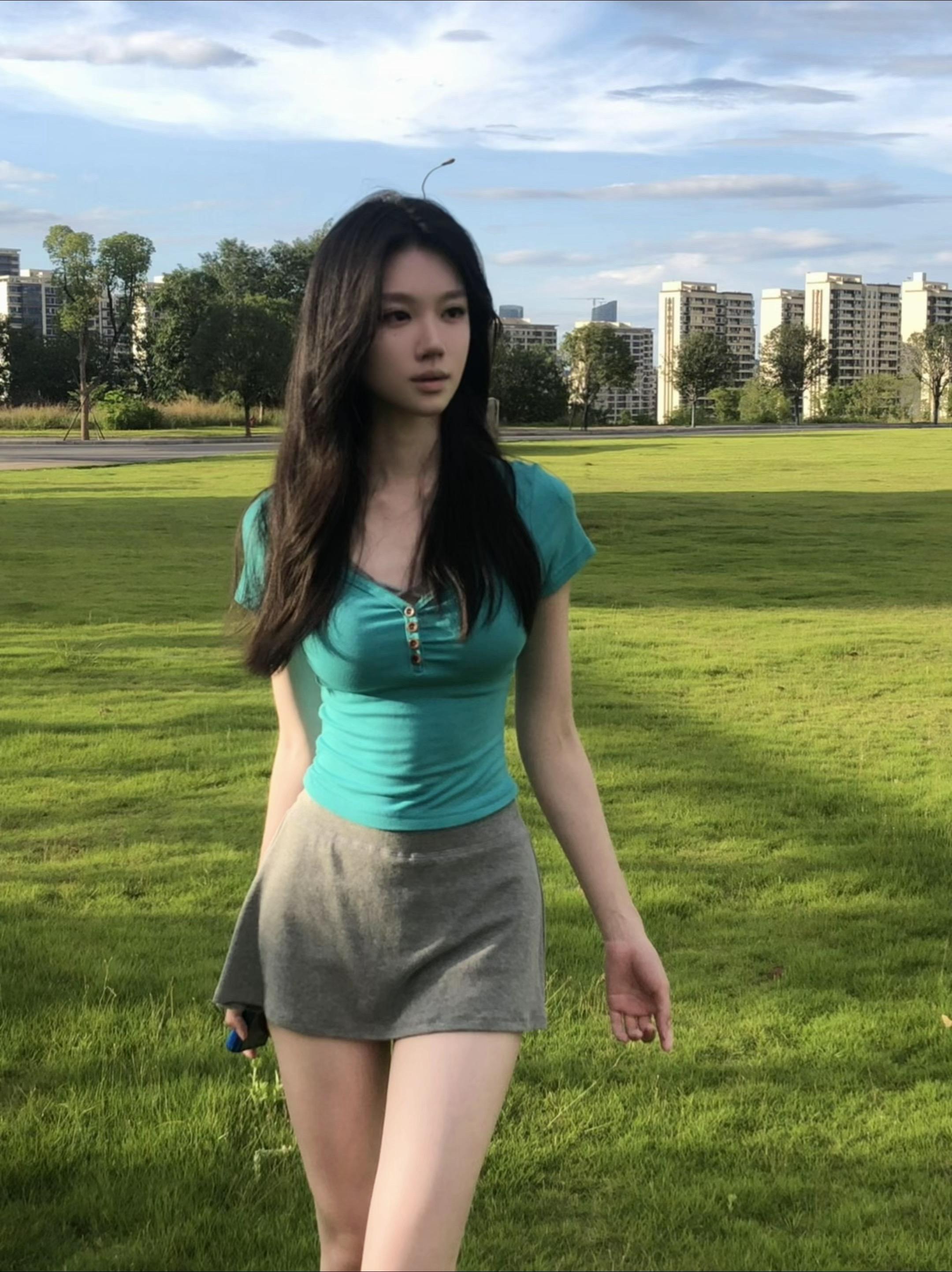 当自拍的时候用第三视角记录下来…