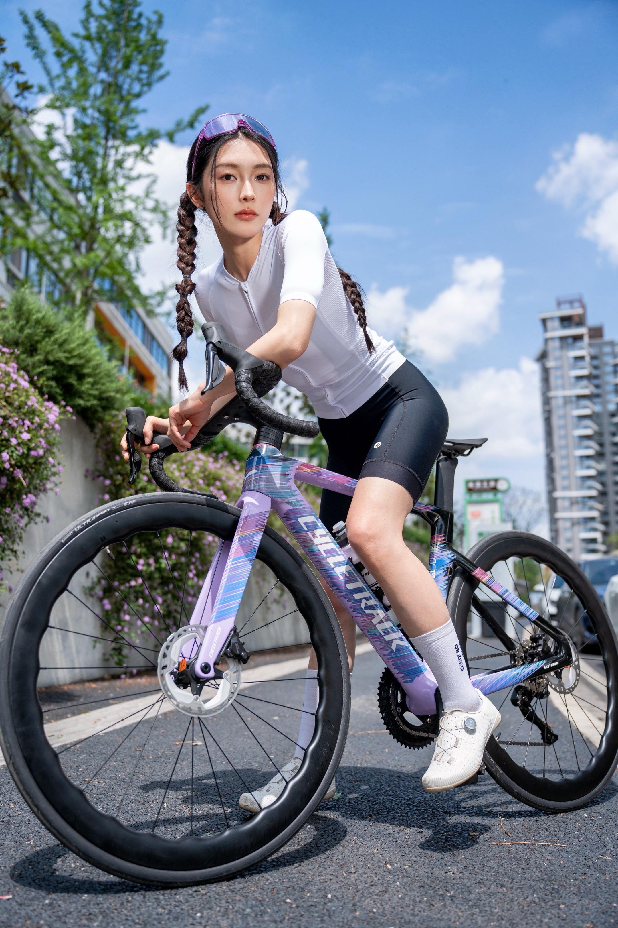 是漫画感吗？！（骑车的时候戴好头盔）