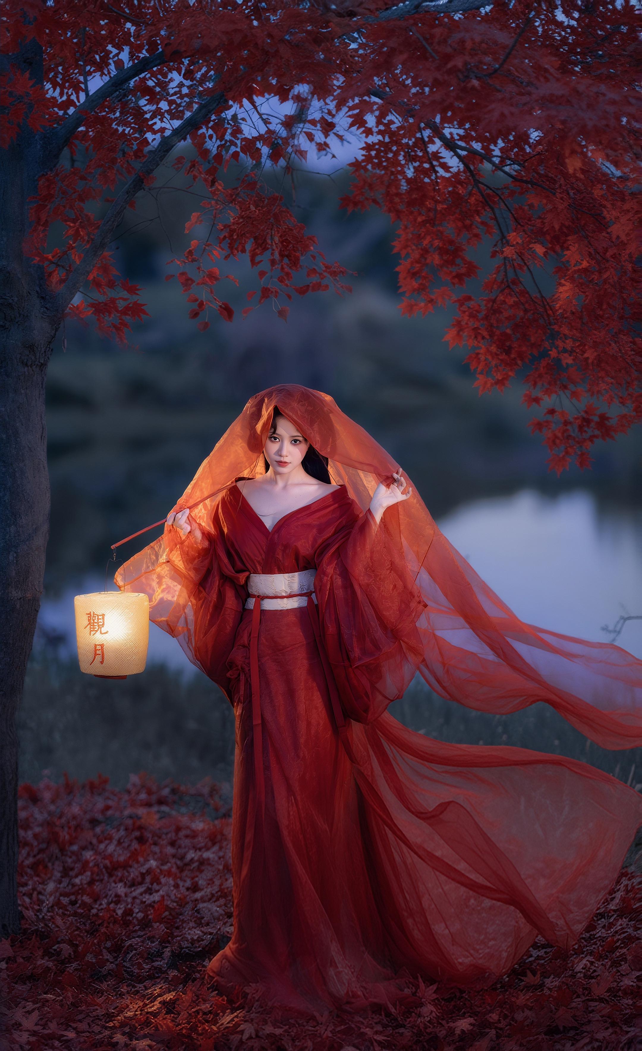 今年的枫叶好像不够红呀～