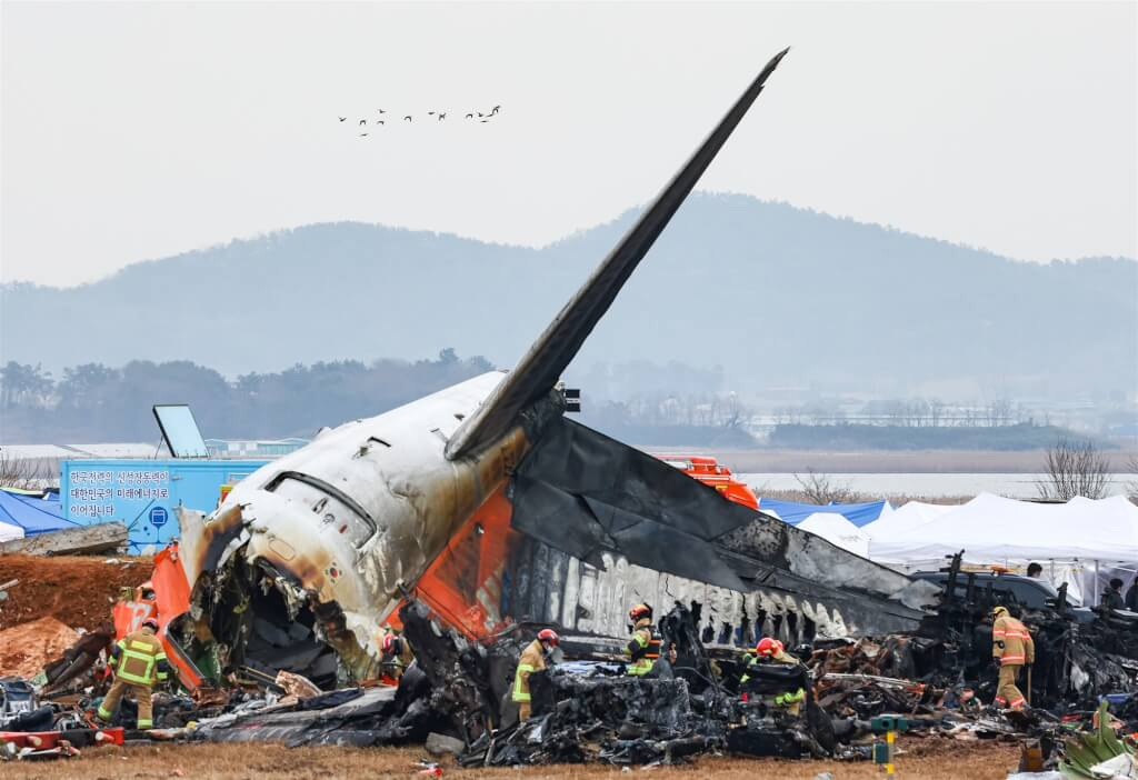 济州航空失事客机机身几乎全毁 