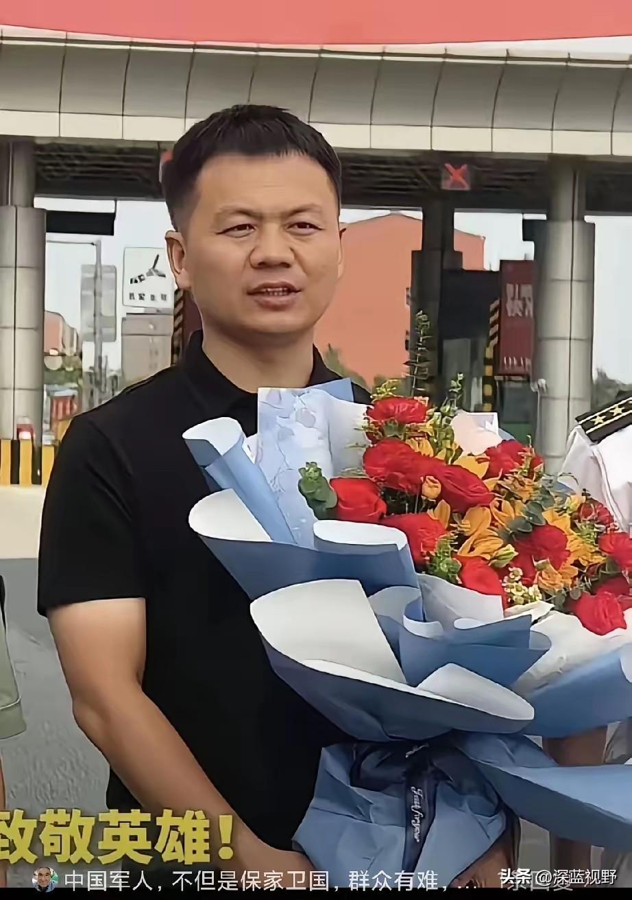 河南英雄，2025年6月10日，36岁的现役军官张伟陪母亲散步时，遇到5人落水，