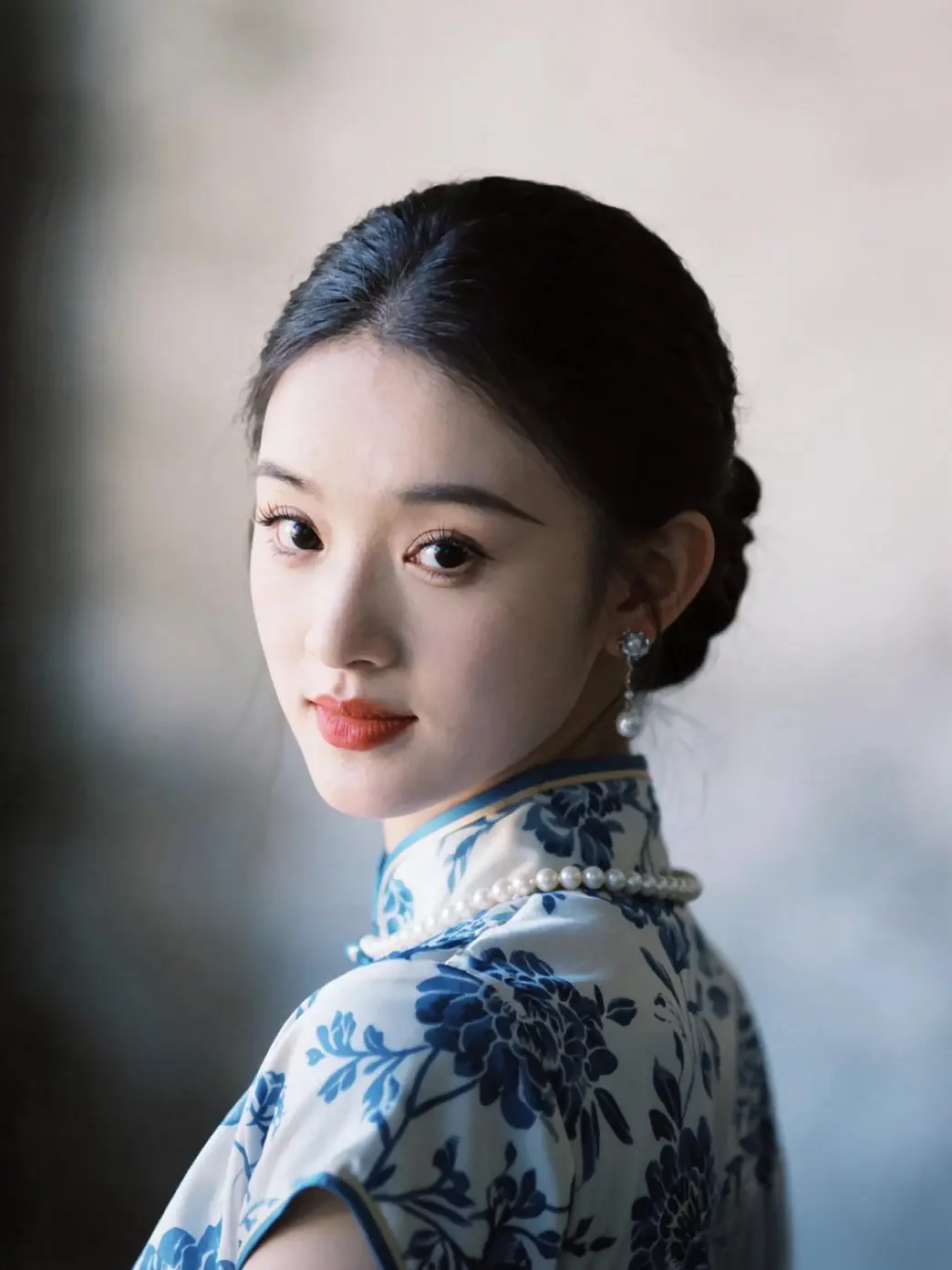 戏无骨   难左右