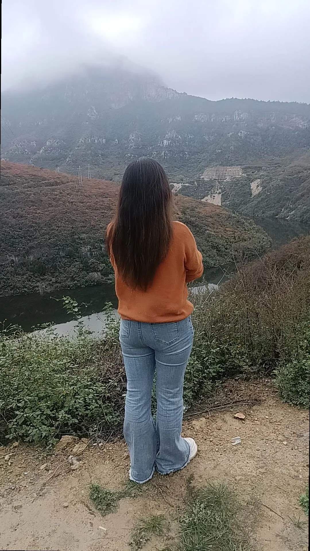 告别了错的人才能遇见那个对的人，缘分这东西可遇不可求。