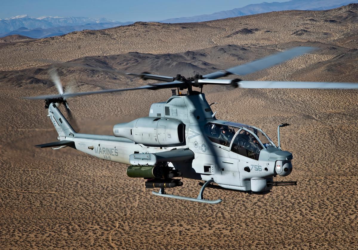 每天认识一件兵器 AH-1Z“蝰蛇”直升机AH-1Z“蝰蛇”（Viper）直升机