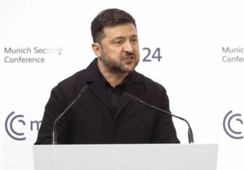 在日内瓦三方会谈前夕，泽连斯基表达了既期待又疲惫的复杂情绪。他2月14日在慕尼黑