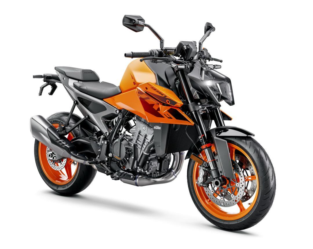 11月 13 日，KTM 宣布召回 2024 款的多个 Duke 车型：入门级的