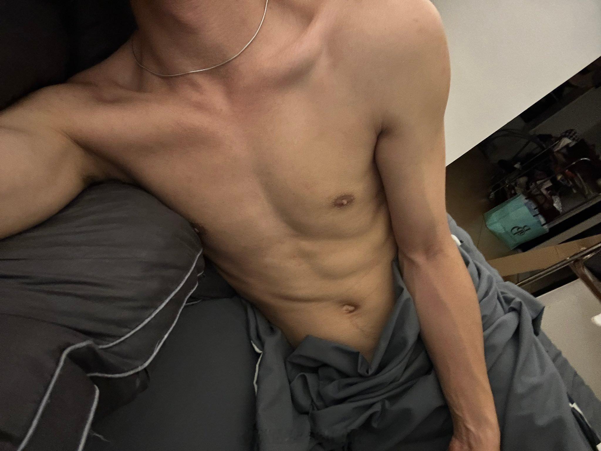 暑假快结束了 不能美美赖床了 