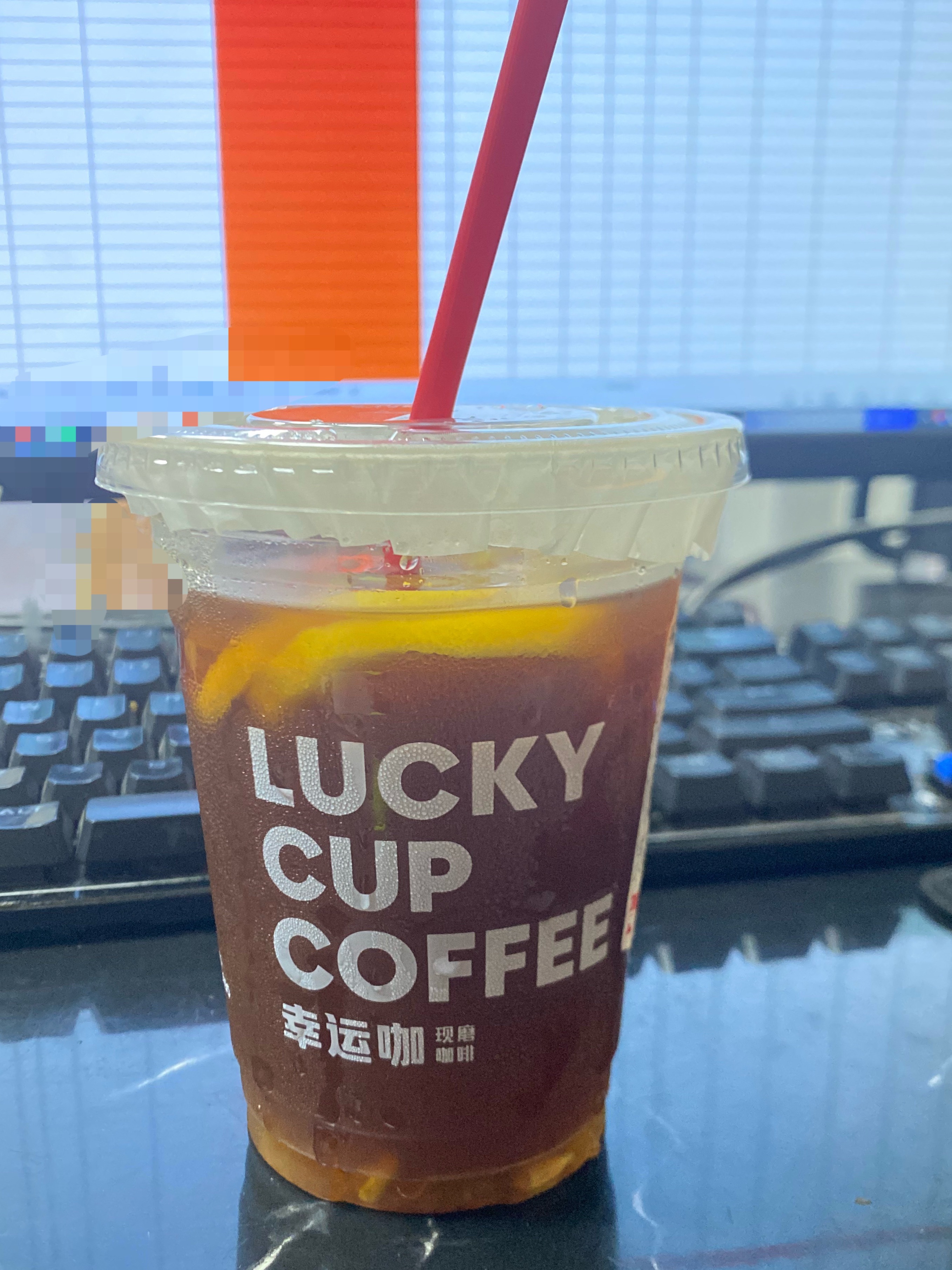 鸭腿饭+老板请的咖啡