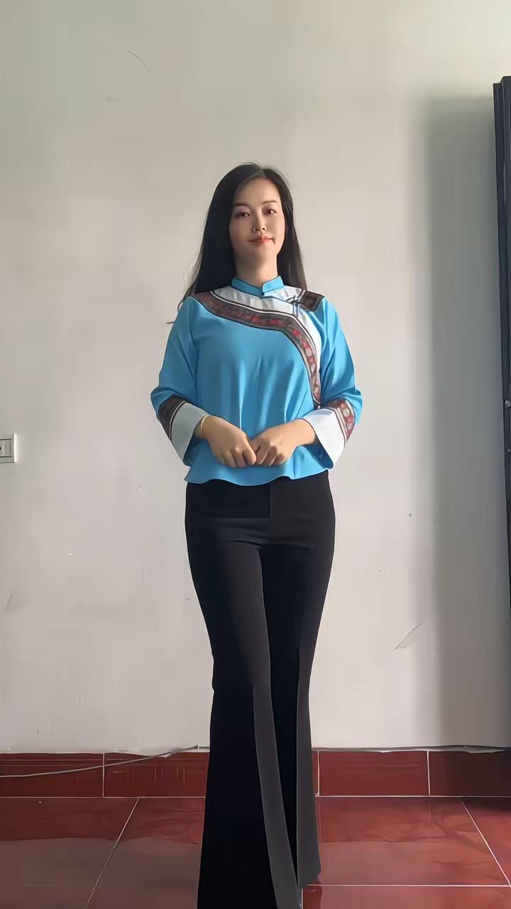 命中注定~总是要穿一次民族服装