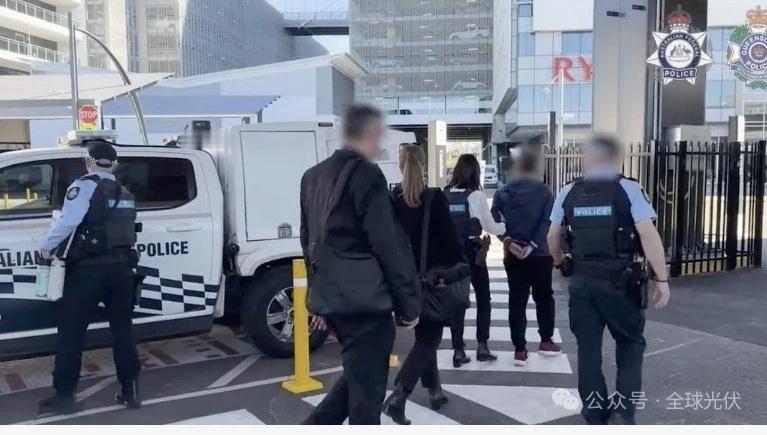 某中国光伏企业高管国外行贿被捕？！《全球光伏》获悉，近日，一名深圳光伏企业在职高