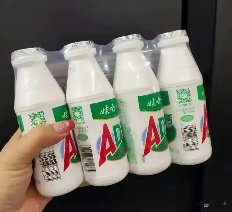 娃哈哈AD钙奶
小时候基本都喝过
一直不明白为啥包装是一板四个