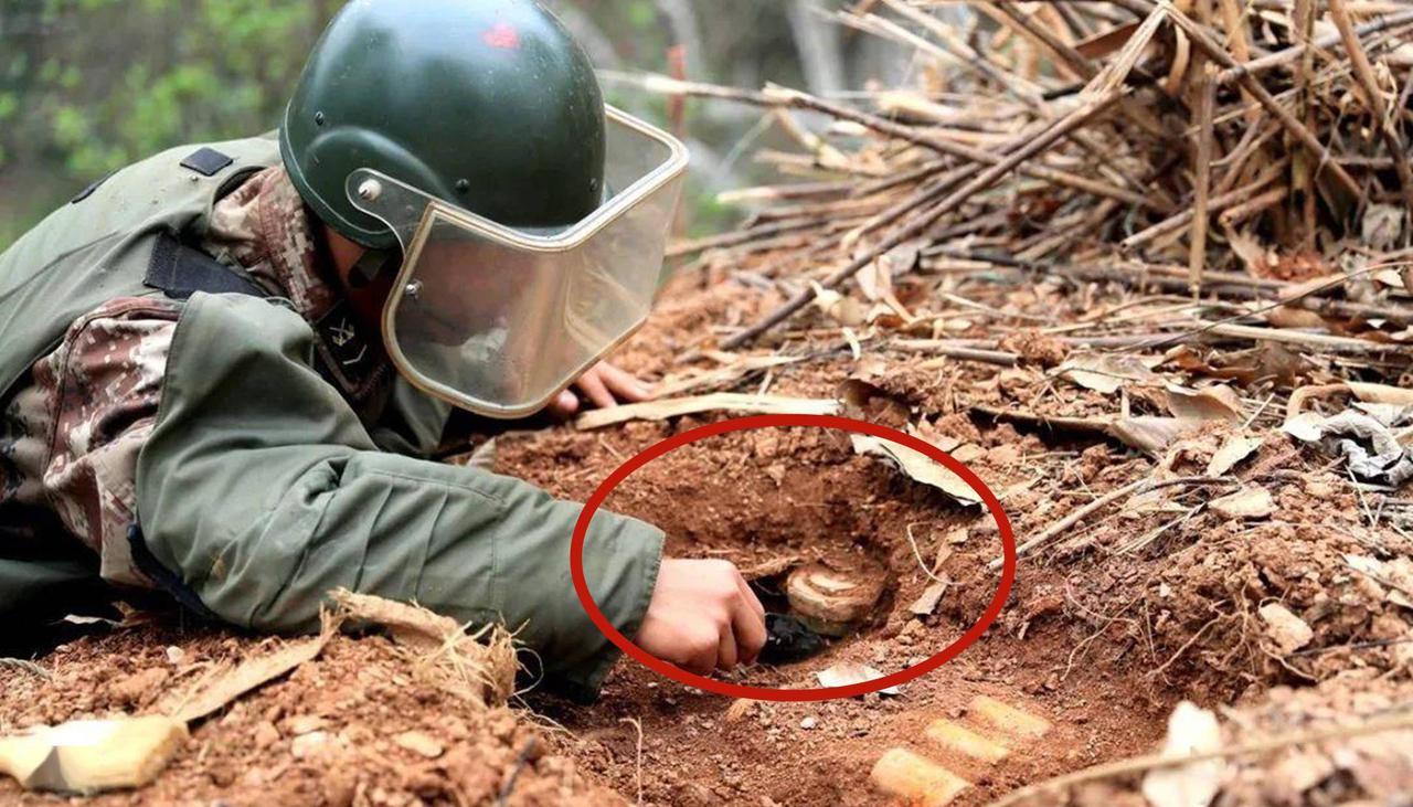很多人从没亲身经历过地雷爆炸，对地雷的认知，基本都来自影视剧片段，在影视剧情里，
