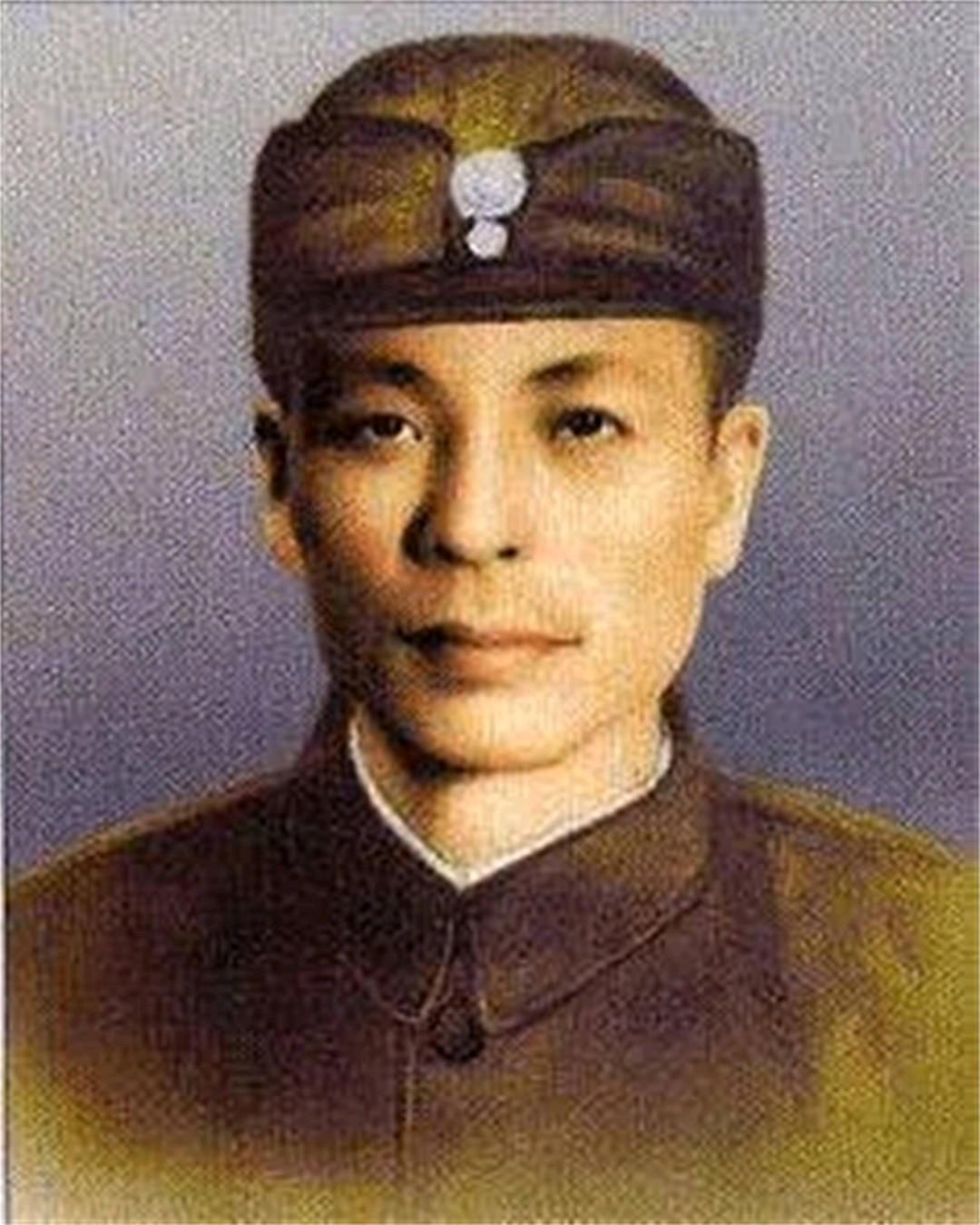 1941年4月24日早上六点，谢晋元在孤军营操场被四个兵围住捅死。
他刚训了两句