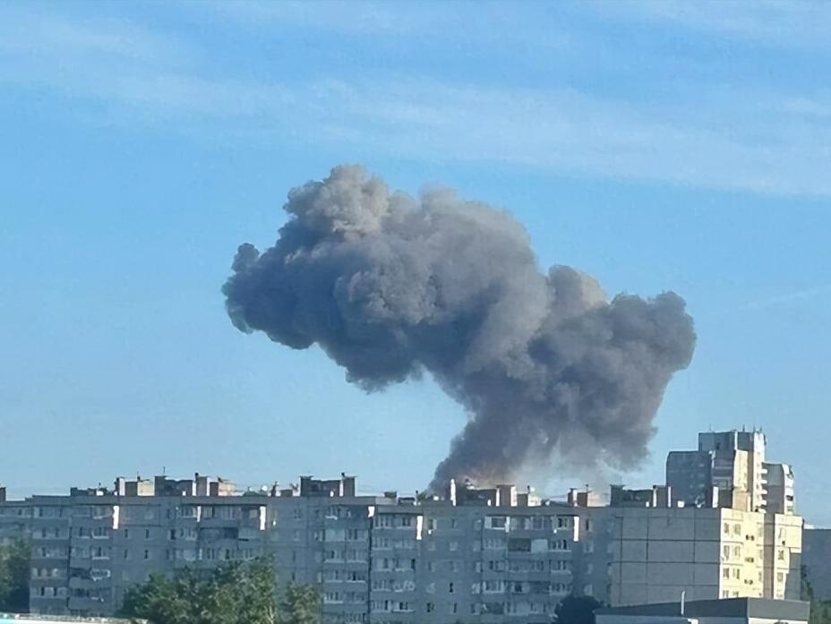 [兔子]一吨弹头的爆炸威力？

6 月 10 日凌晨，乌克兰又来了一枚大的，使用