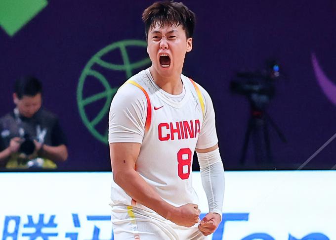 周琦：这CBA玩出了NBA休赛期的感觉？？？
赵睿：比NBA还刺激吧？不用球员等
