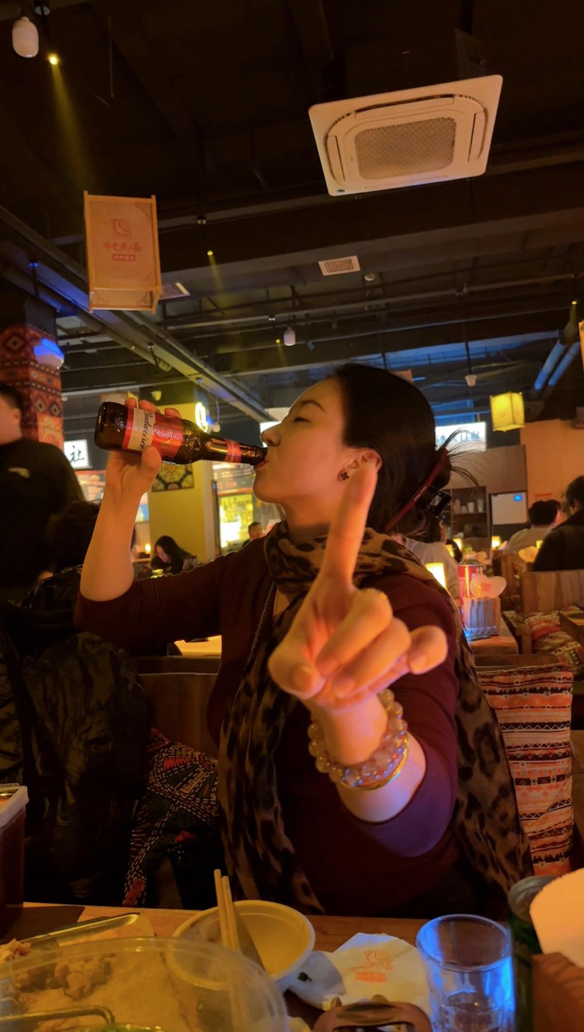 上帝希望我快乐，酒精可以作证🍻