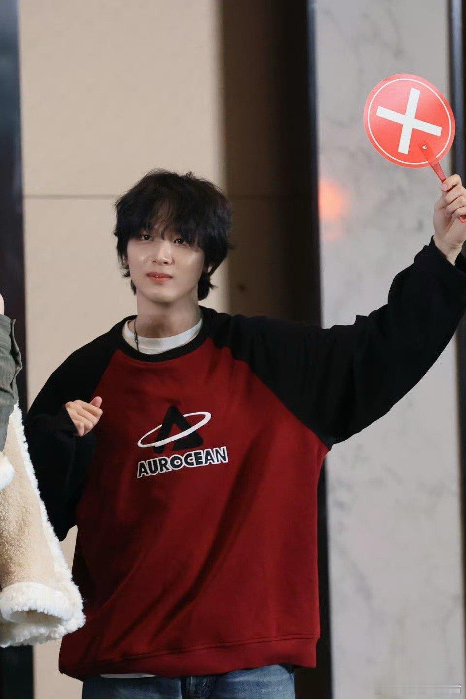 李楷灿cos桃黑黑不行了，李楷灿也是蹭上我们国草了