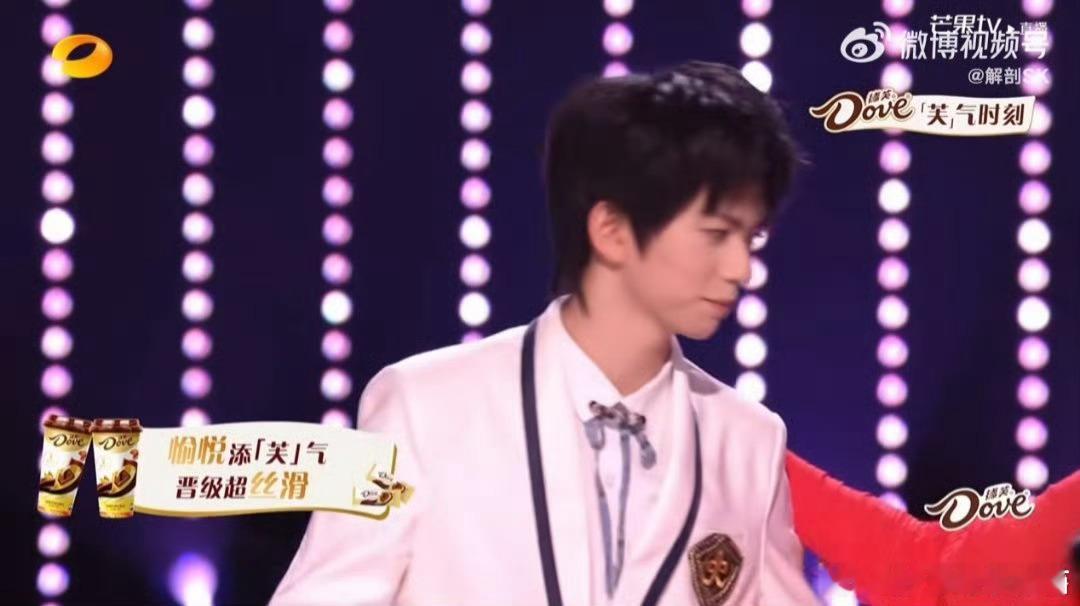 魏忠杰靠大众评审反超苗梦初真的真惊险了，魏忠杰凭大众评审票反超苗梦初，他改编的《