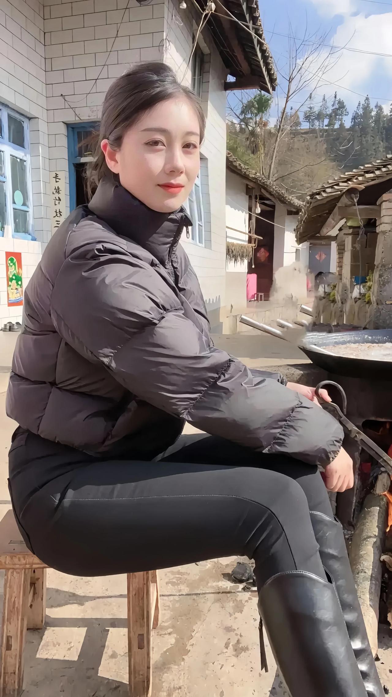 这样的大锅做饭，应该很多80后都做过吧。