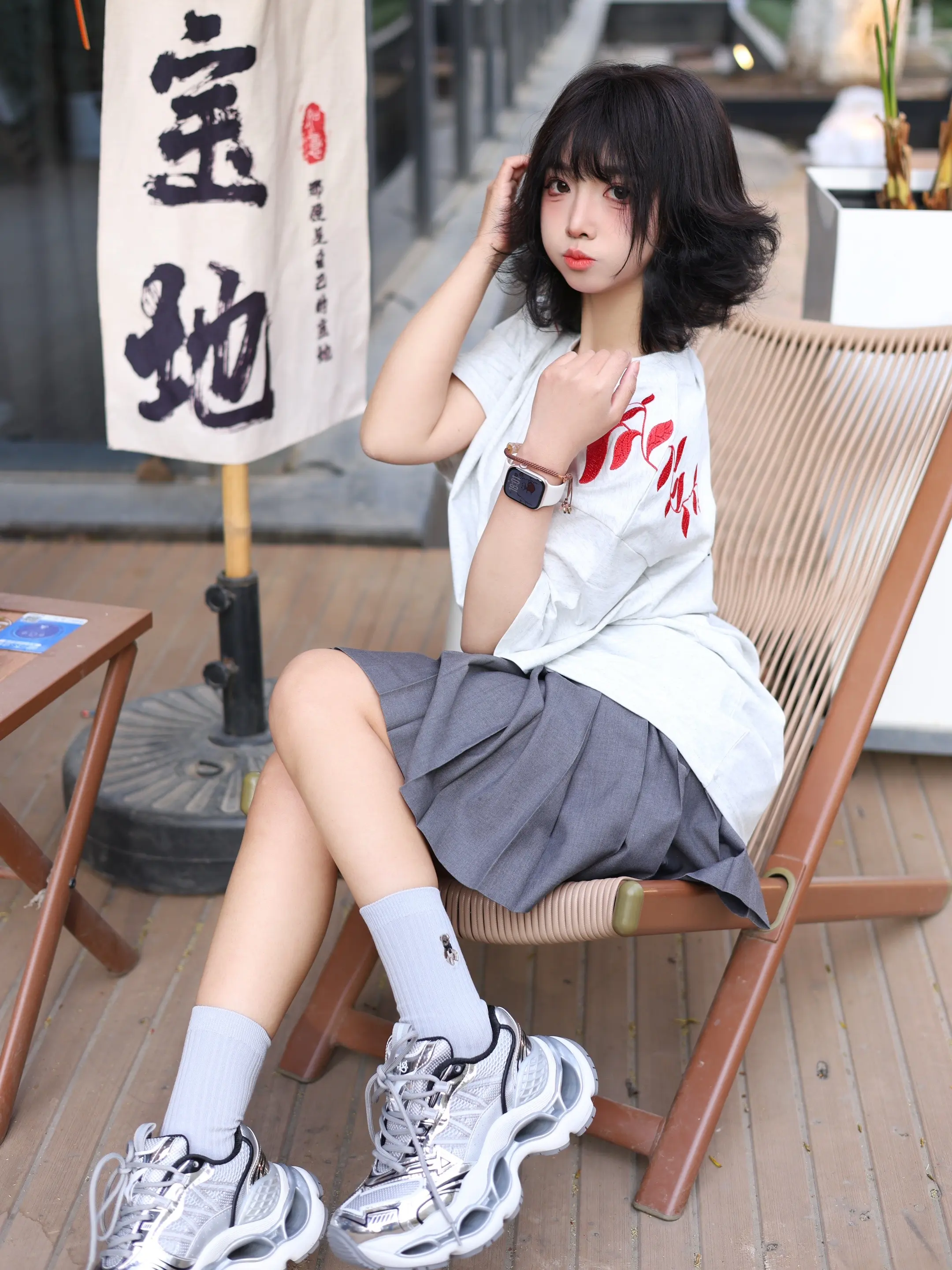 本来挺想你的 后来玩手机忘了。