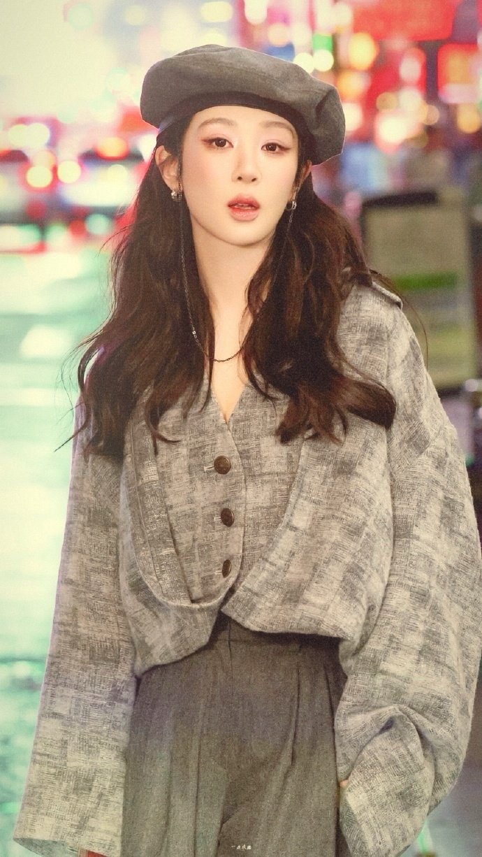 杨紫玉兰花开君再来 💜杨紫董竹君 龙应当藏在云里，你应当藏在心里，为了寻找你，