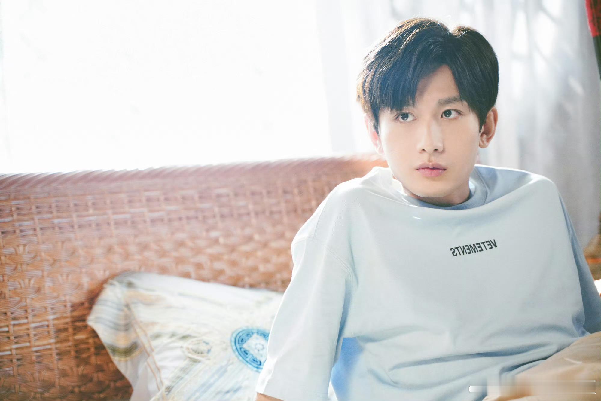 cy上天不会亏待努力的人，也不会同情假勤奋的人，成毅有多努力，时光它知道。成毅，