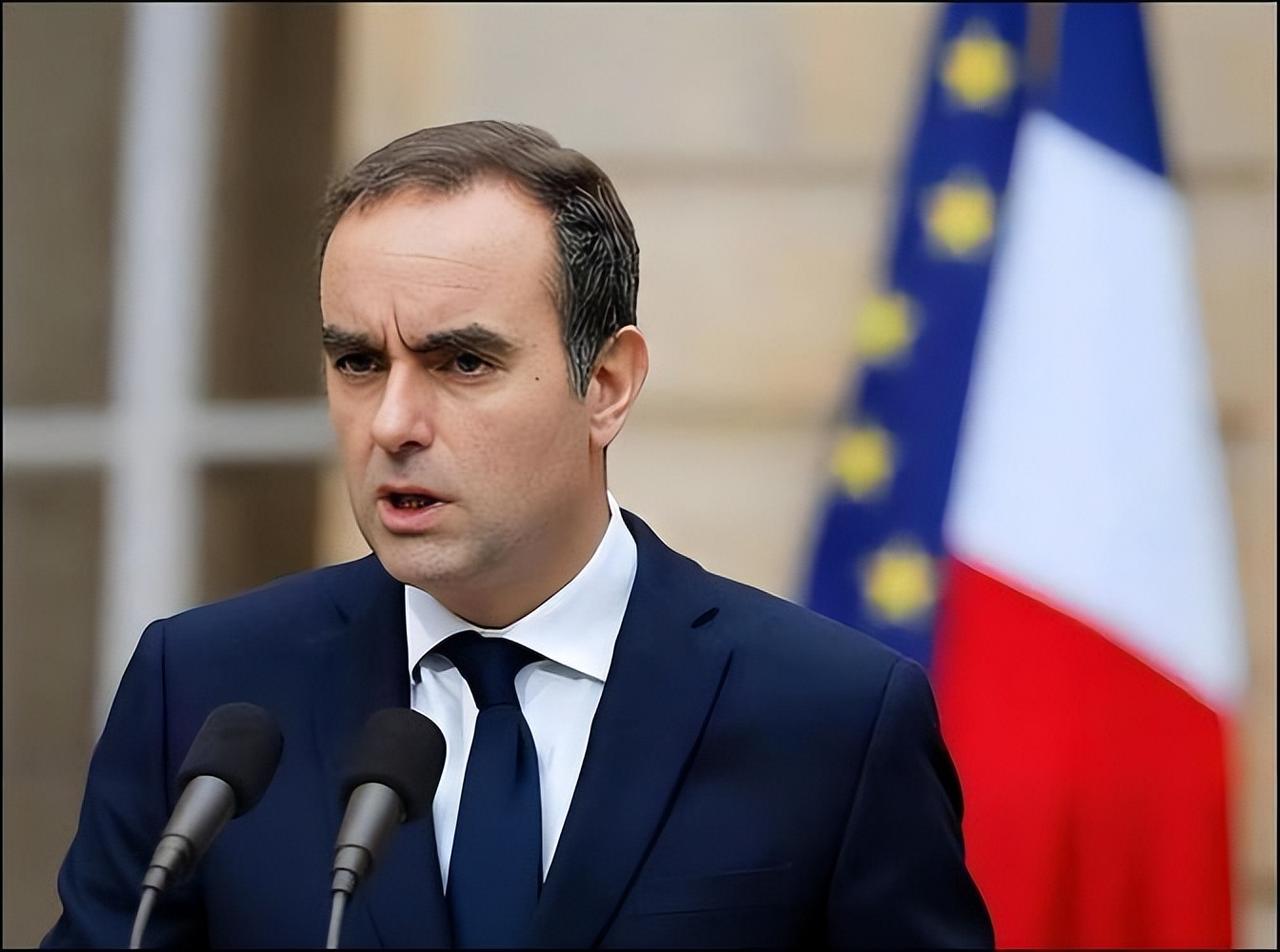 法国总统马克龙近日访问希腊，在雅典的讲话再次引发关注。他不只是在推进法希防务合作