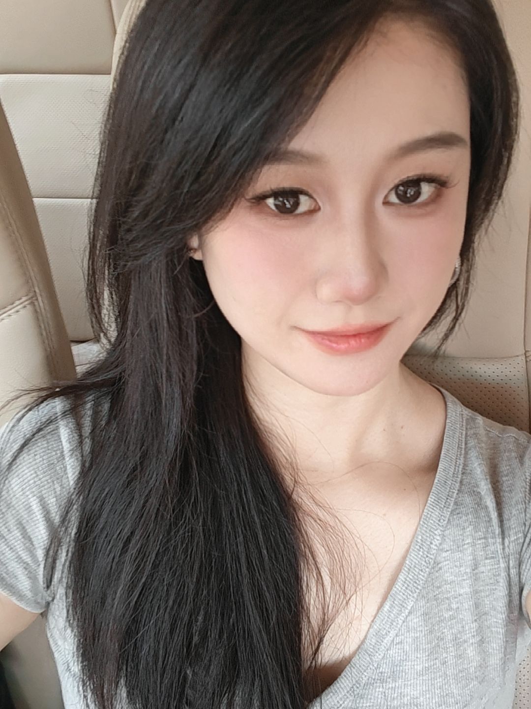 去荣耀WIN游戏本 发布会现场咯～让我看看荣耀首个游戏笔记本电脑有多好打洲打瓦！