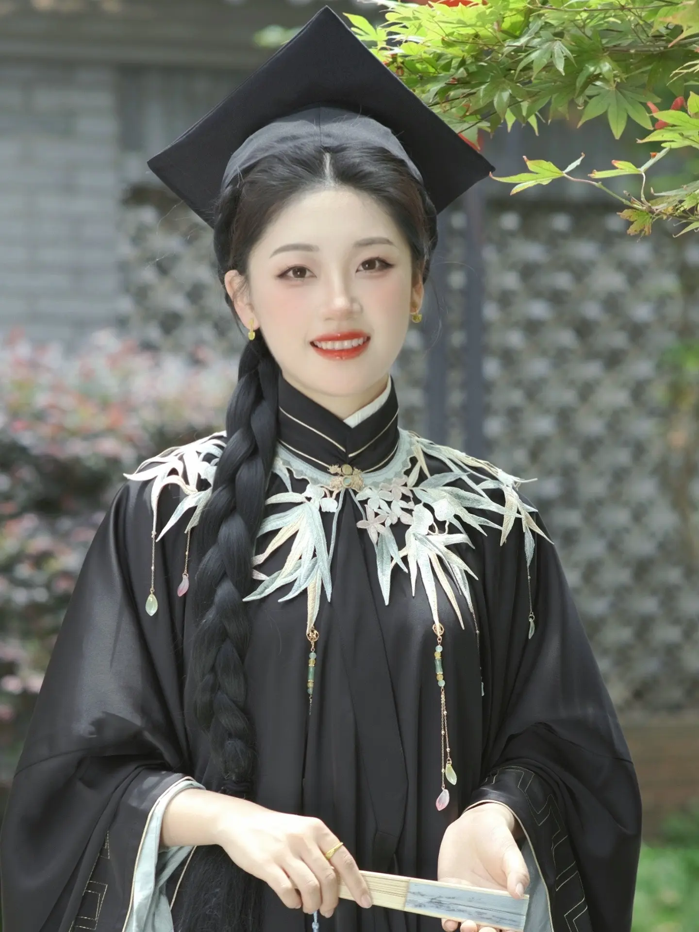 欲买桂花同载酒，终不似，少年游。