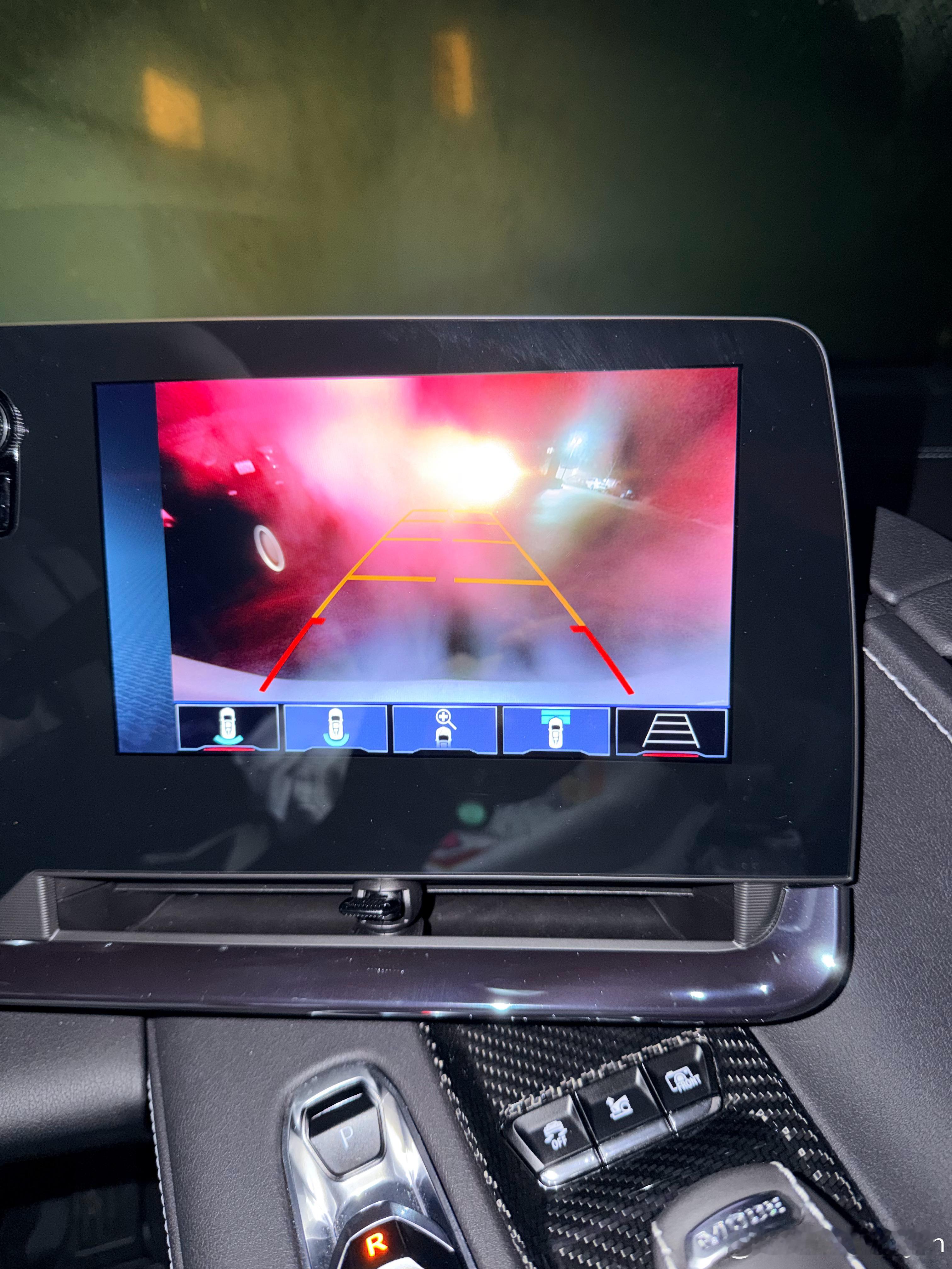 中置四出排气的困扰：冬天倒车影像光散射