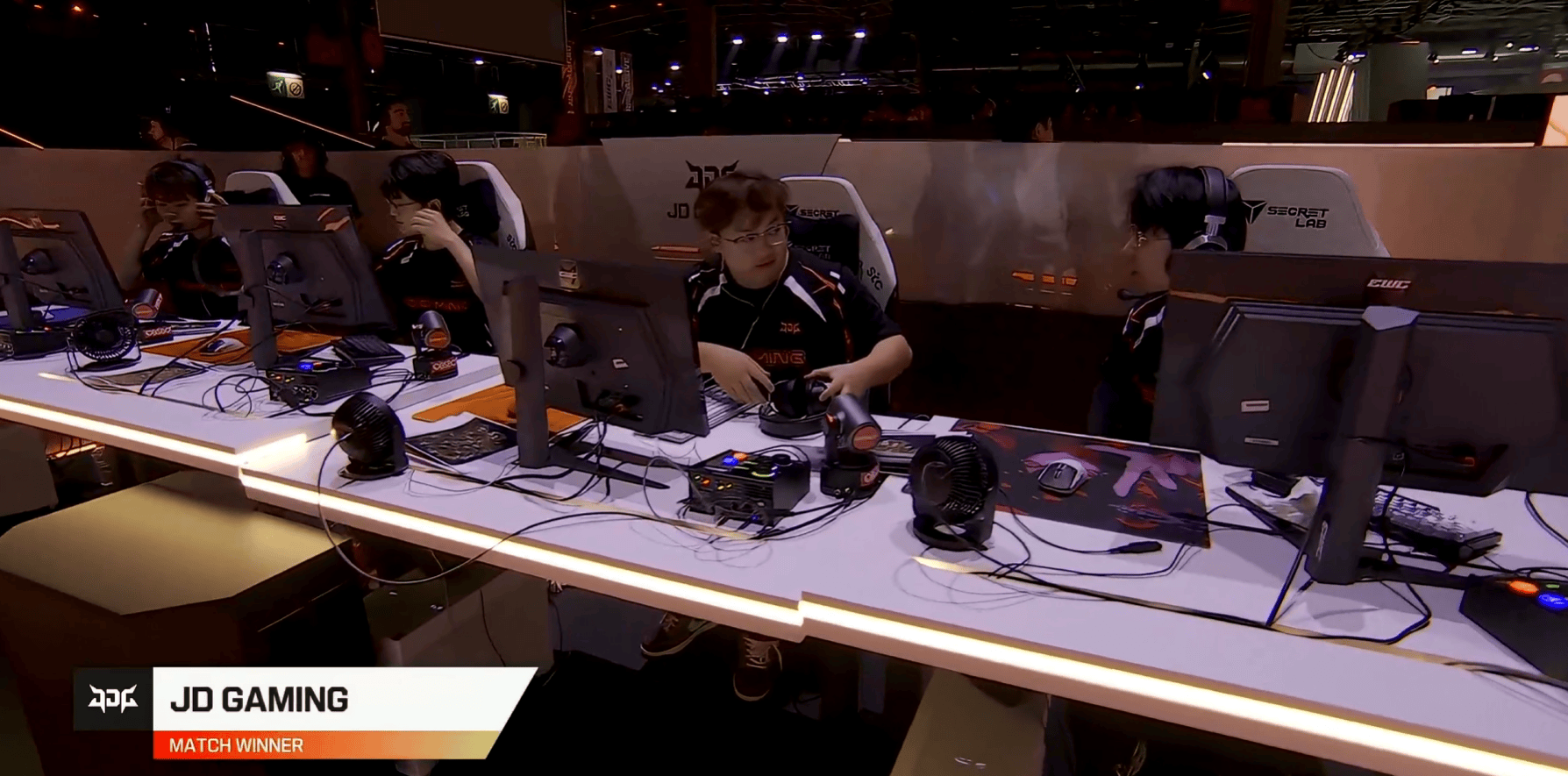 PCL首鸡！EWC-PUBG小组赛D2R5：JDG吃鸡，单局9淘汰